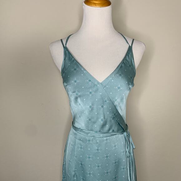 August 1 Eight Green Silky A Line Dress Small - Picture 3 of 11